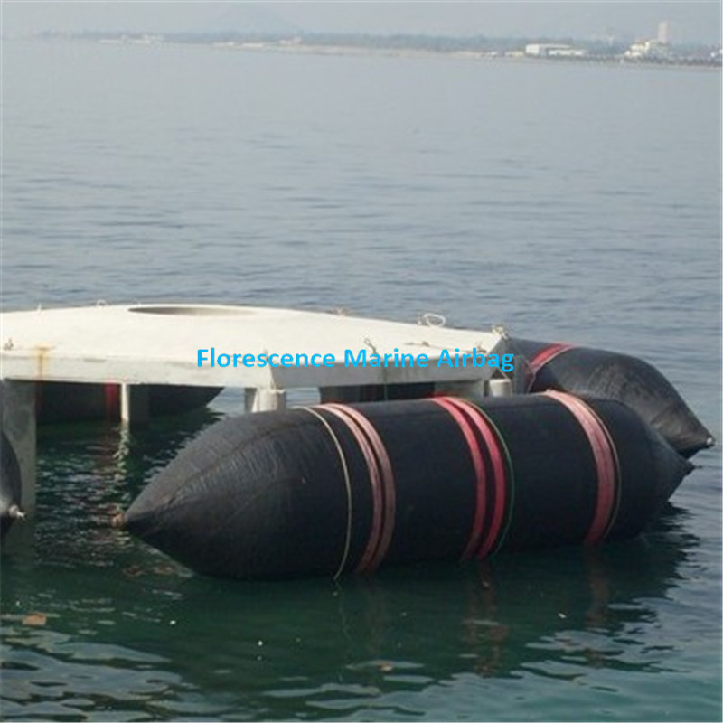 Big Carrying Capacity Marine Rubber Airbag , Boat Recovery Airbags Small Size While Deflated