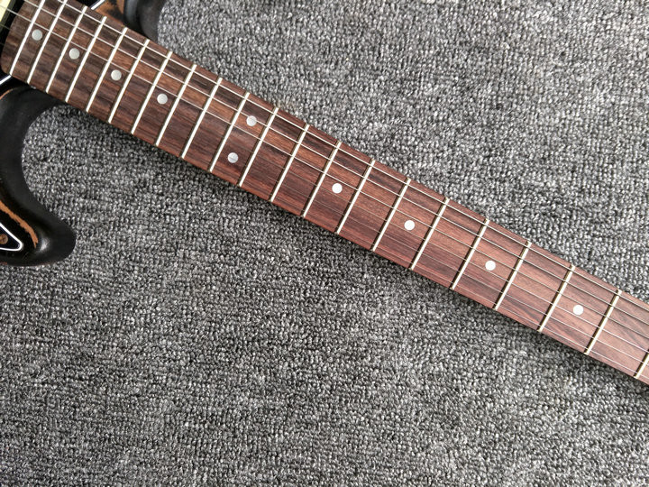 High Quality The new handmade remains ST SRV electric guitar,Do old electric guitar,Real photo,Free shipping