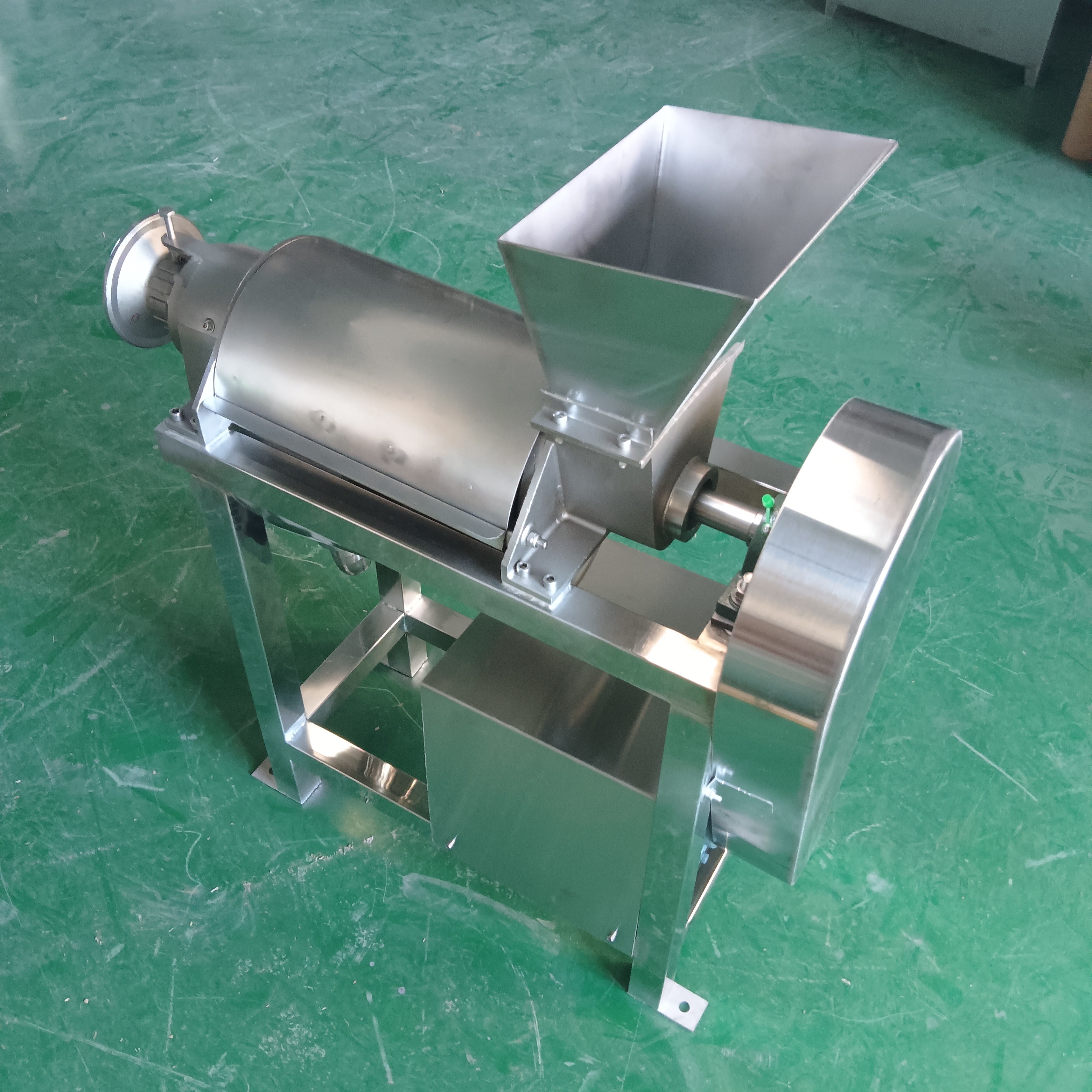 High Yield 304 Stainless Steel Screw Juicer Smart Choice For Healthy Life