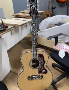 China Custom 43 INCH SJ200 JUMBO SOLID Back Side Acoustic Electric Guitar Abalone Binding wholesale