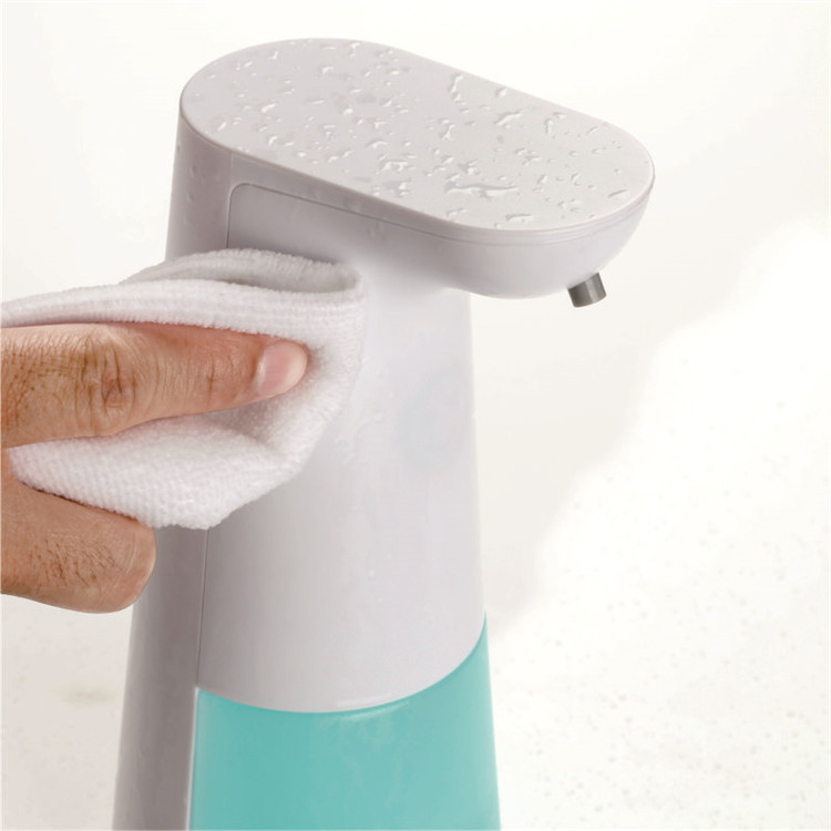 Green Touchless Hand Sanitizer Machine ROHS ABS Battery Operated