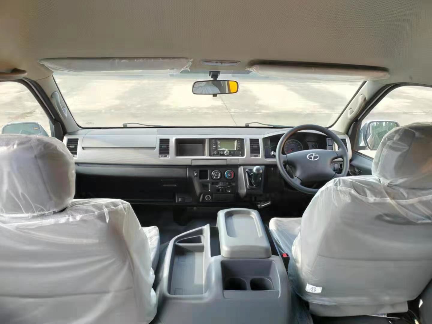 Comfortable Gasoline Powered Commuter Bus With 15 Seats RHD At 130km/H Max Speed