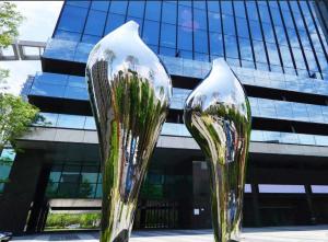 China Handicraft Modern Abstract Sculpture , Modern Art Abstract Outdoor Sculpture wholesale