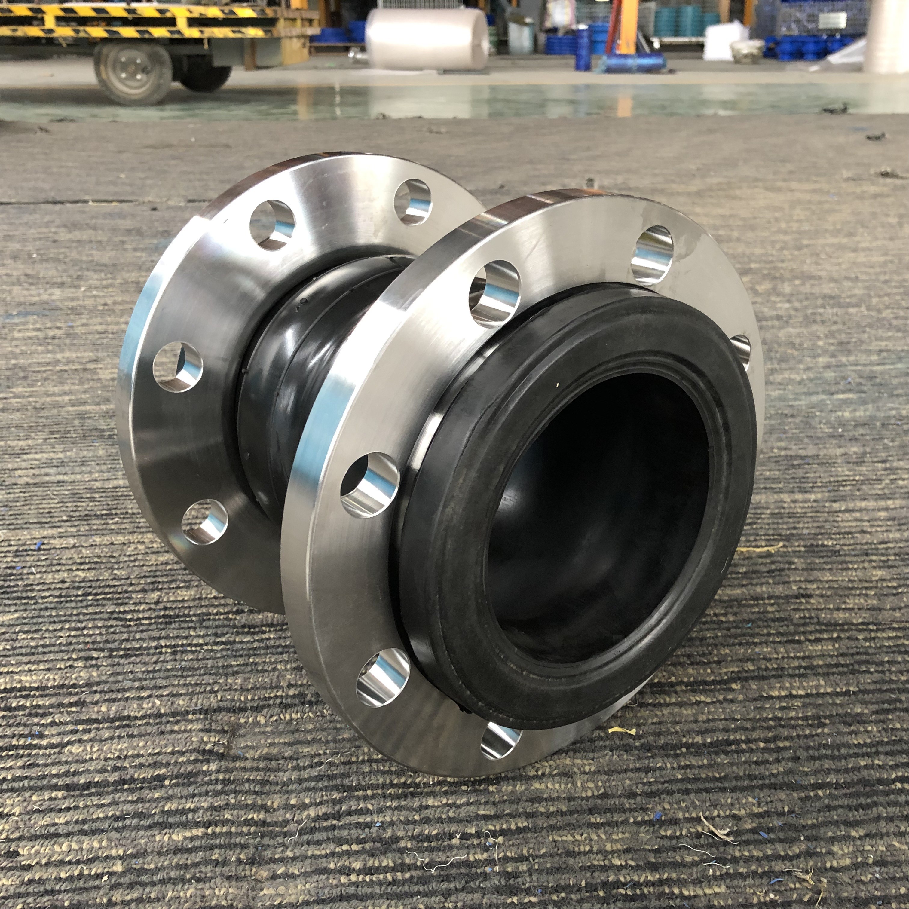 NR Rubber DN25 DN500 Bellows Expansion Joint For Oil And Wear Resistance