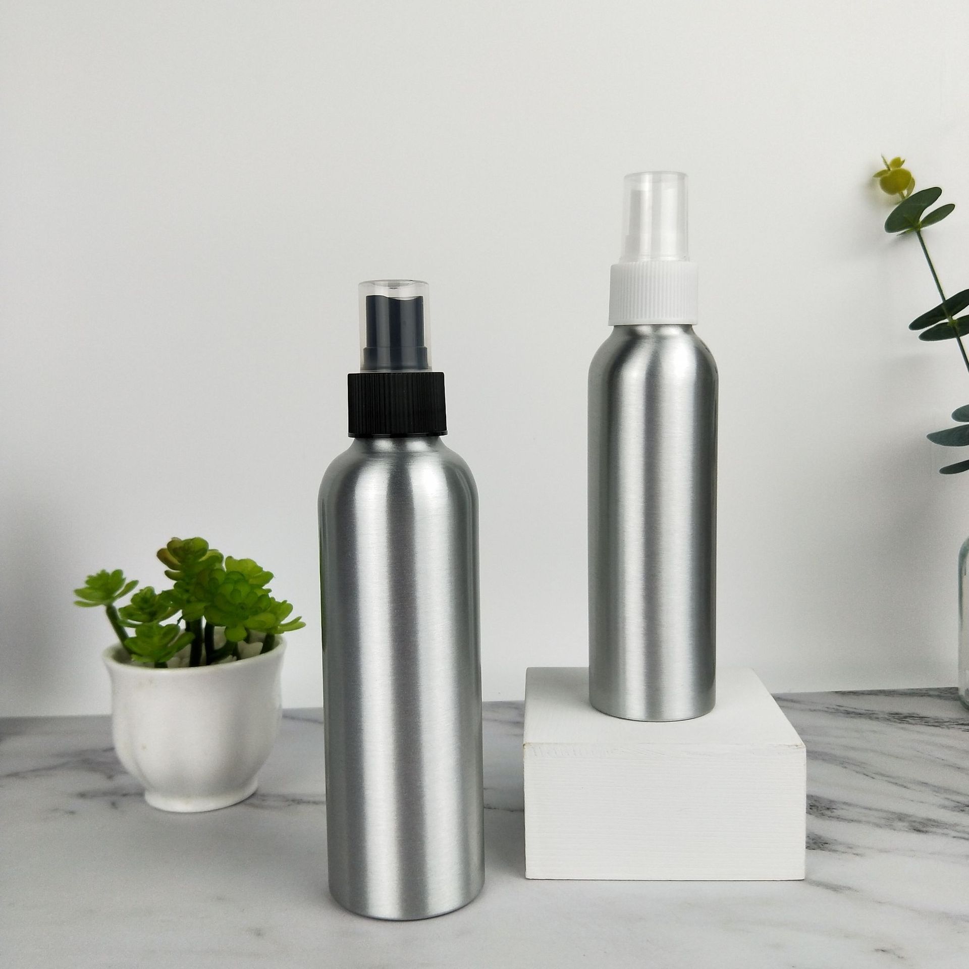 Customized Label Empty 100ml 200ml 300ml 500ml 1000ml Aluminum Bottles Spray Fine Mist Lid for Lotion Shampoo Essential Oil