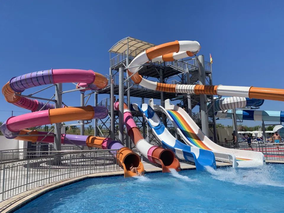 OEM Amusement Park Swimming Pool Rides Big Play Fiberglass Water Slide