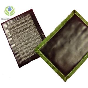 China Underground Waterproof System 100% Natural Swelling Bentonite Geosynthetic Clay Liner wholesale
