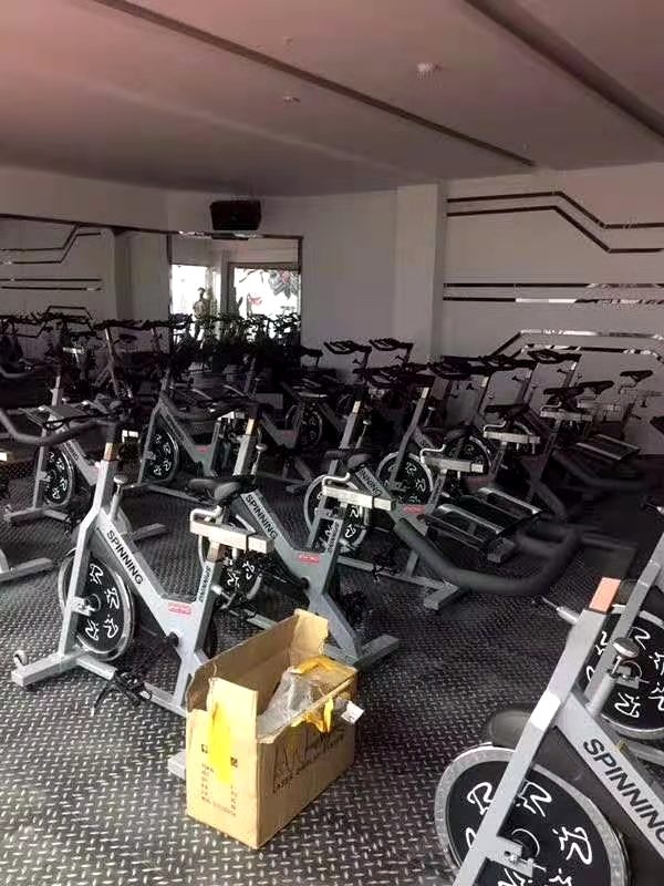21kg Flywheel Spinning Bikes Gym Commercial Cardio Training For Indoor