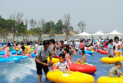 Fiberglass Resort Waterpark Project , Giant Slides Rides Projects for Water Park