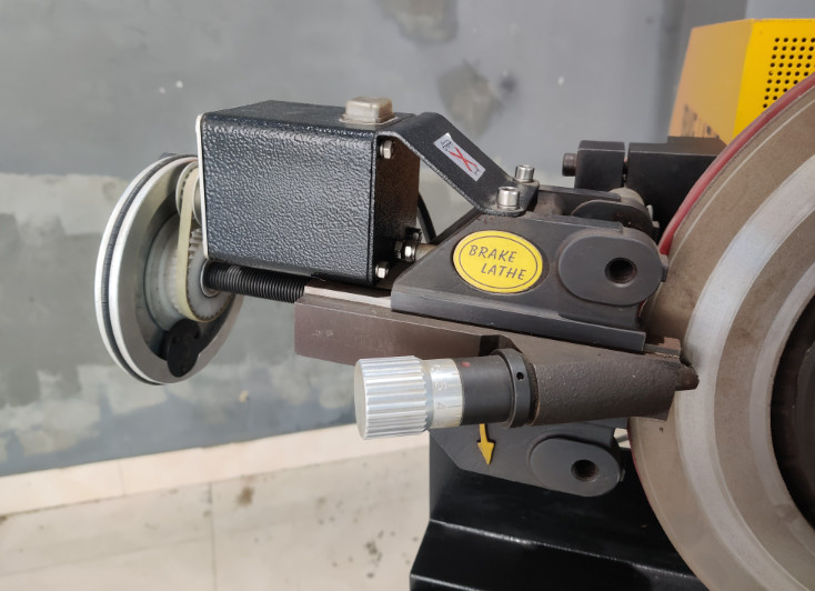 High Efficiency Disc Brake Lathe 120rpm For Vehicle Maintenance T2009
