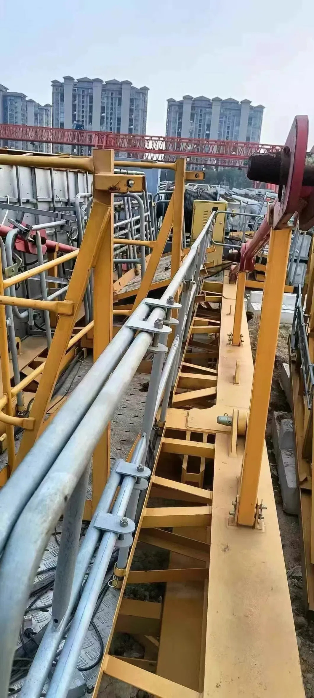 Advanced Safety 7527-18 Pre-Owned Tower Cranes with Cutting-Edge Technology