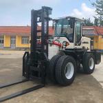 Red Industrial Forklift Truck 98KW 6 Ton Forklift Reach Truck