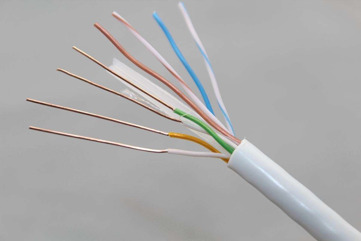 CAT5 2P BK 100BASE-TX Patch Cable UTP 50MHz Pure Bare Copper Snagless RJ4 22AWG