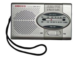China 2 AA Batteries Fm Radio Mini Pocket Compact Convenient small gift wholesale