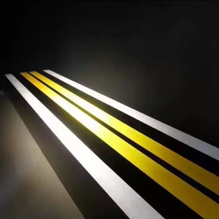 AASHTO M249 Thermoplastic Road Marking Paint Customized With 0-30% Glass Bead Content