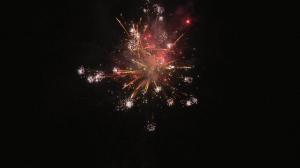 China 1.4g Un0336 Online Consumer Fireworks 25 Shots 500g Salute Cake Fireworks wholesale