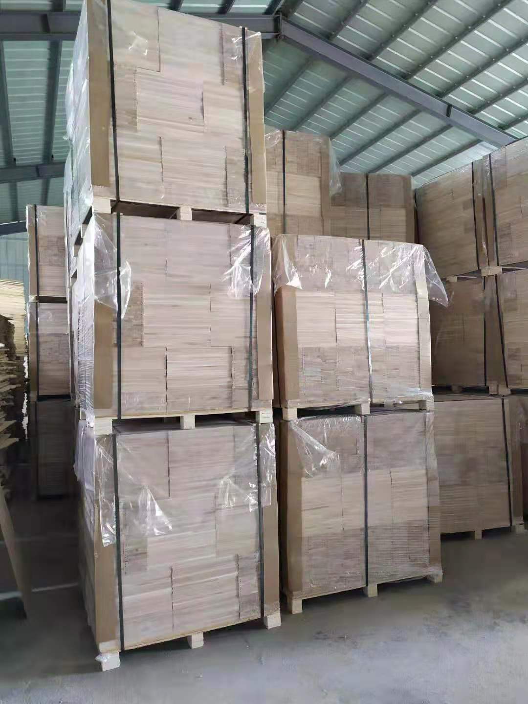 Contemporary Spruce Wood Board With Moisture Content 8-12% 1220*2440mm