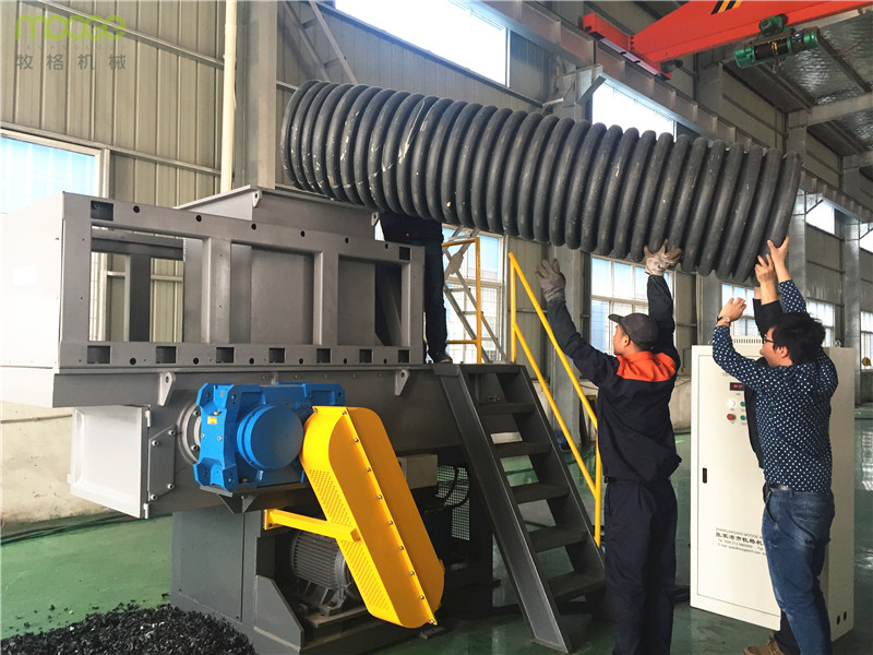 Flake Plastic Waste Shredder Machine Carton Paper 2000kg/H Water Bottle