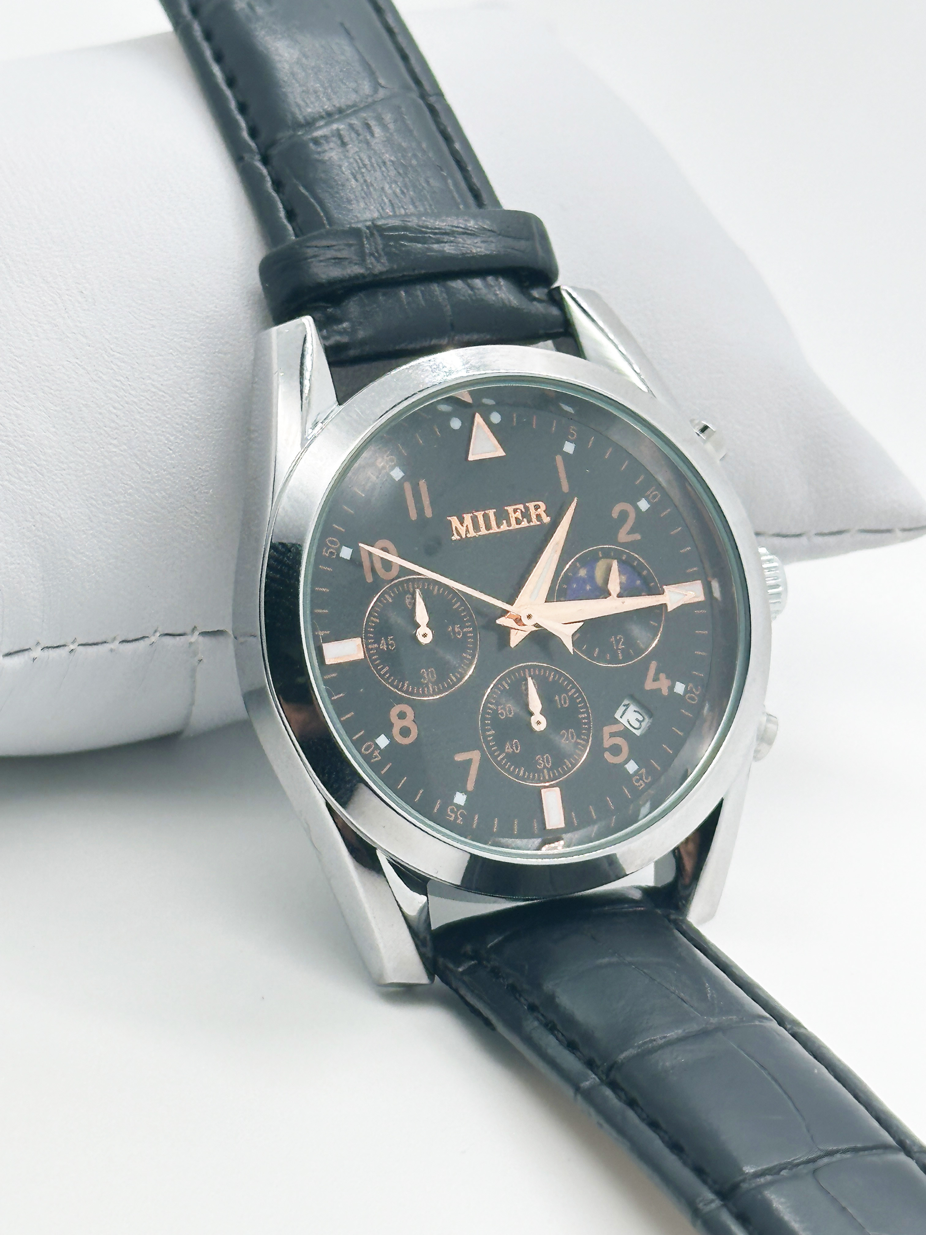 OEM Round Leather Wrist Band Watch Gift Quartz Watch Customized
