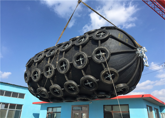 Rubber Pneumatic Marine Fender Dock Defense Boat Fender With Tyre To Vessel Mooring / Moor