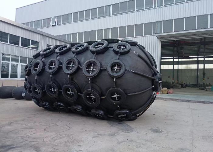 Yokohama Type STS STD Pneumatic Rubber Fender Marine Fender With Tires Net