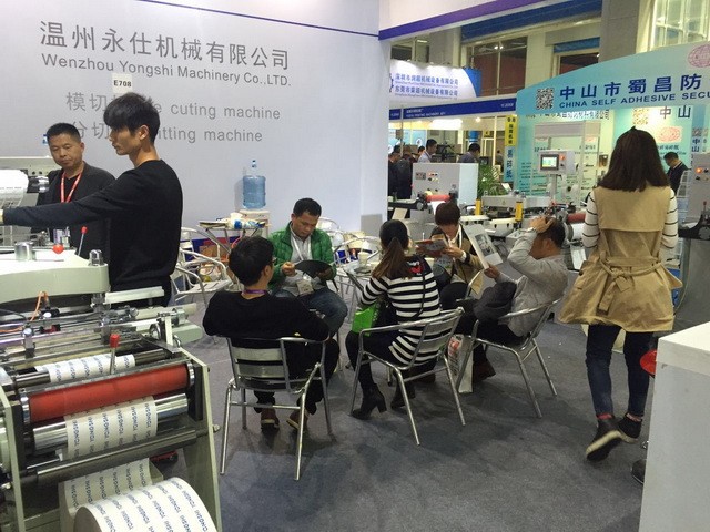Automatic Label Die Cutting Machine With Hole Punching