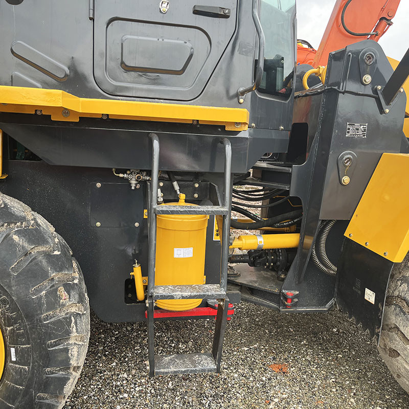 Liugong CLG835 Used Loader 92kw Rated Power 1.8m3 Bucket Capacity Remarkable Performance