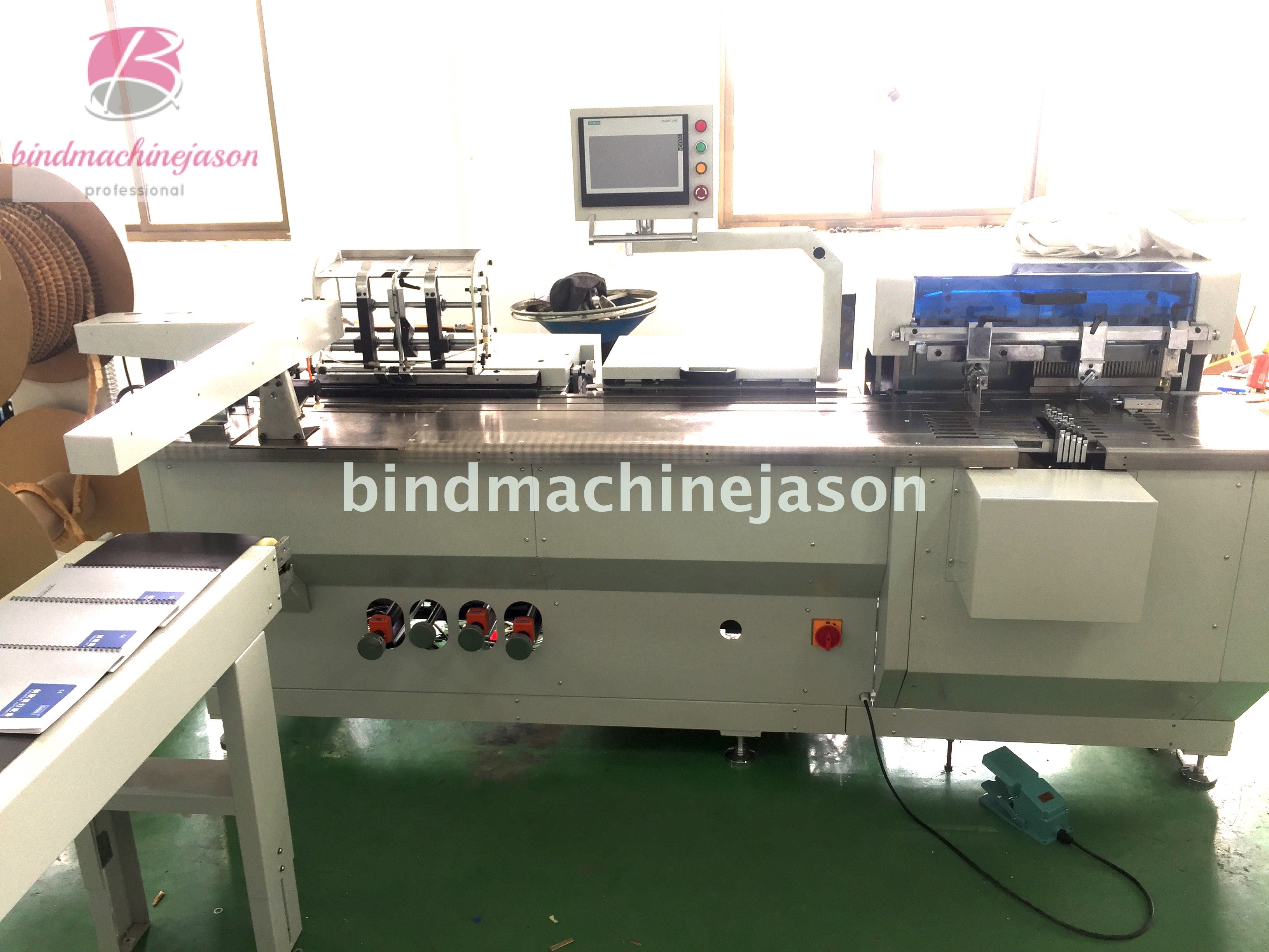 Double wire comb binding machine with hole punching PBW580 for calendar