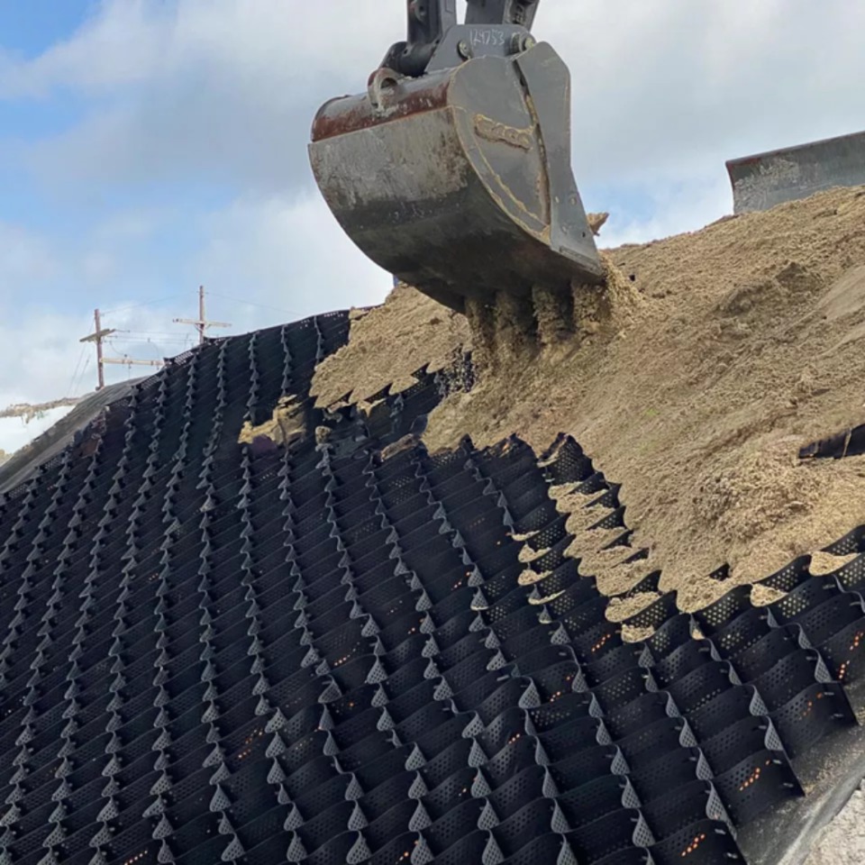 1000-1420N / 10CM Peel Strength HDPE Geocells For Gravel Driveways
