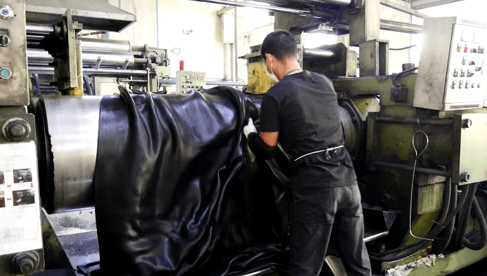 110L Mixing Chamber Rubber Internal Mixer Feed By Upper Auxiliary Machine