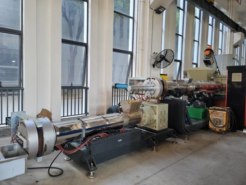 Two Stages PE / PP / HDPE / LDPE Film / Bag / Woven Bag / Non Woven / Fiber Granulating Line