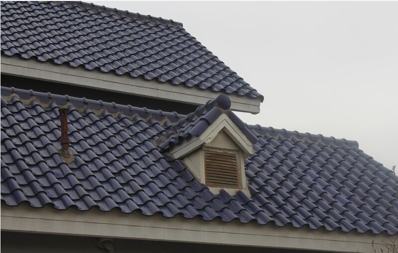 Spanish Coffee Brown Color Glazed Ceramic Roof Tiles Matt Surface 220*220mm