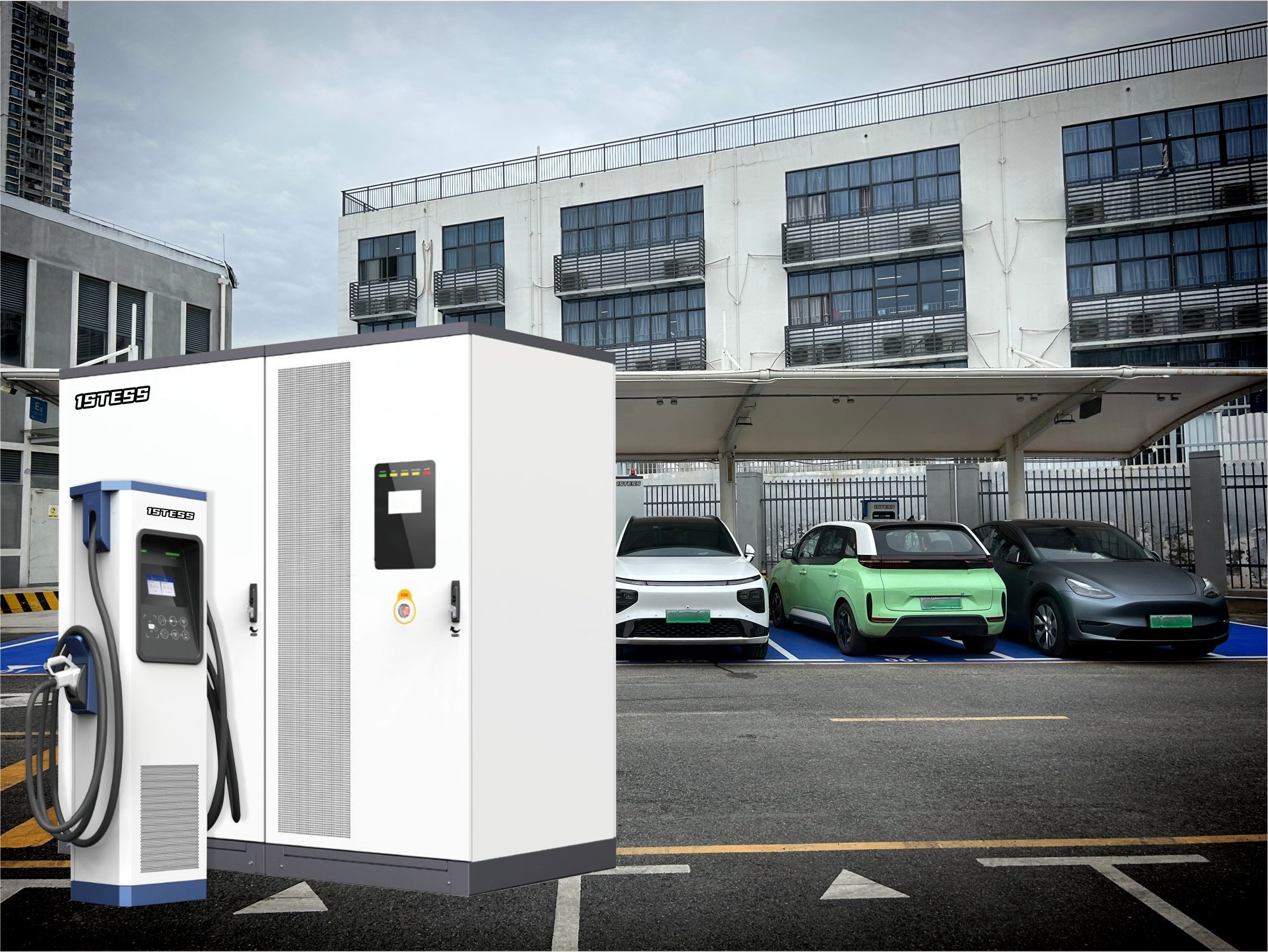 LCD Screen BESS EV Charging Station IP55 OCPP 1.6J Upgrade To 2.0