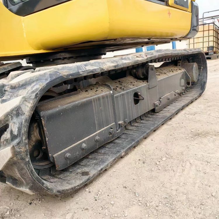 Used 5 Ton Mini Excavator Komatsu PC56-7 with Cummins Engine and 0.2m3 Bucket Capacity