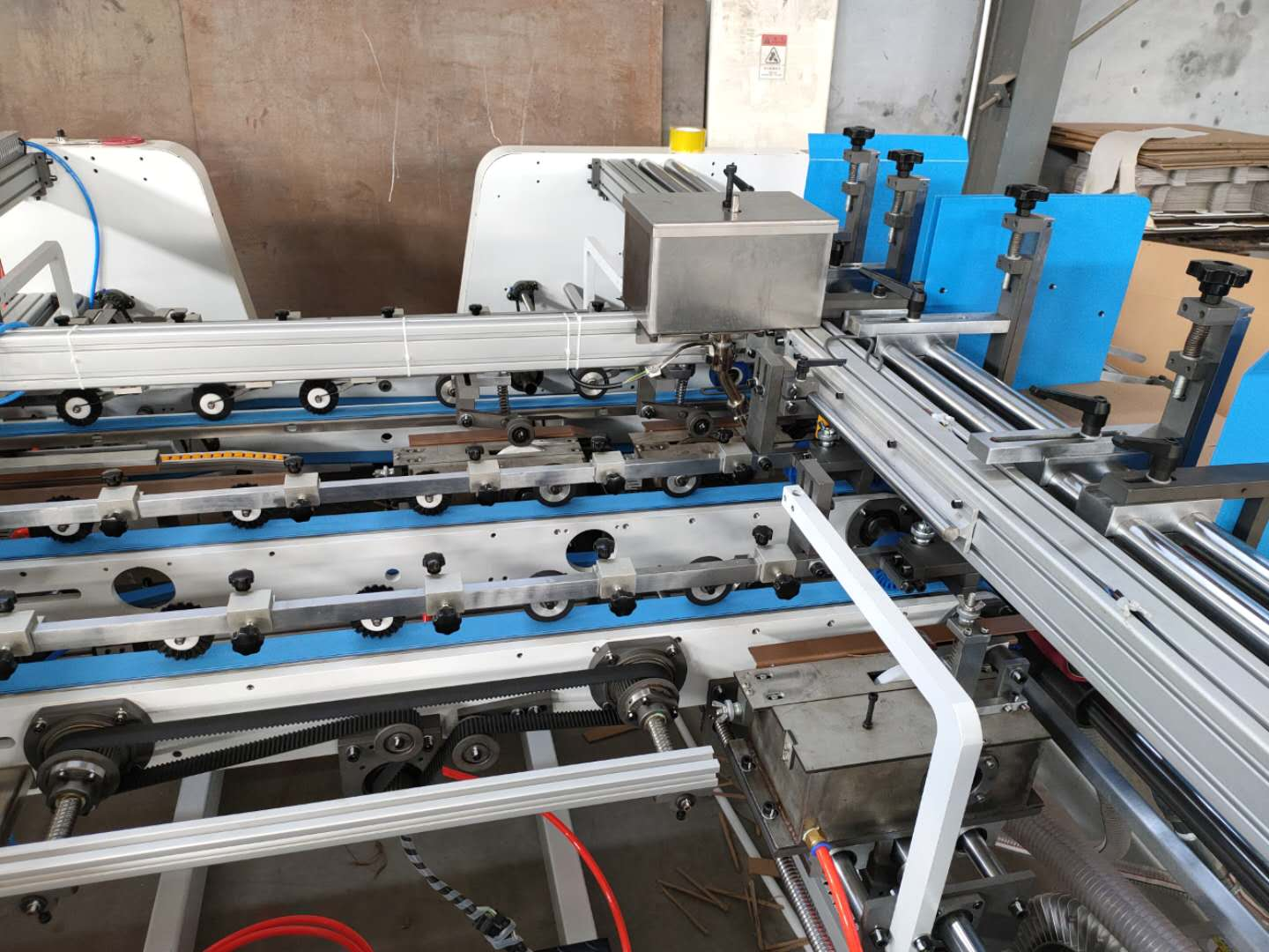 SGS Hot Melt Paper Making PP Corrugated Sheet Machine