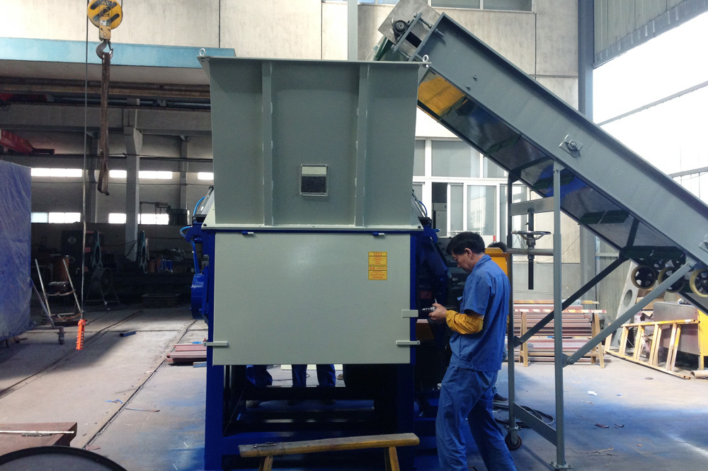 2 Stationary Blade Plastic Waste Shredder , Commercial Plastic Shredder 300kg/H Output
