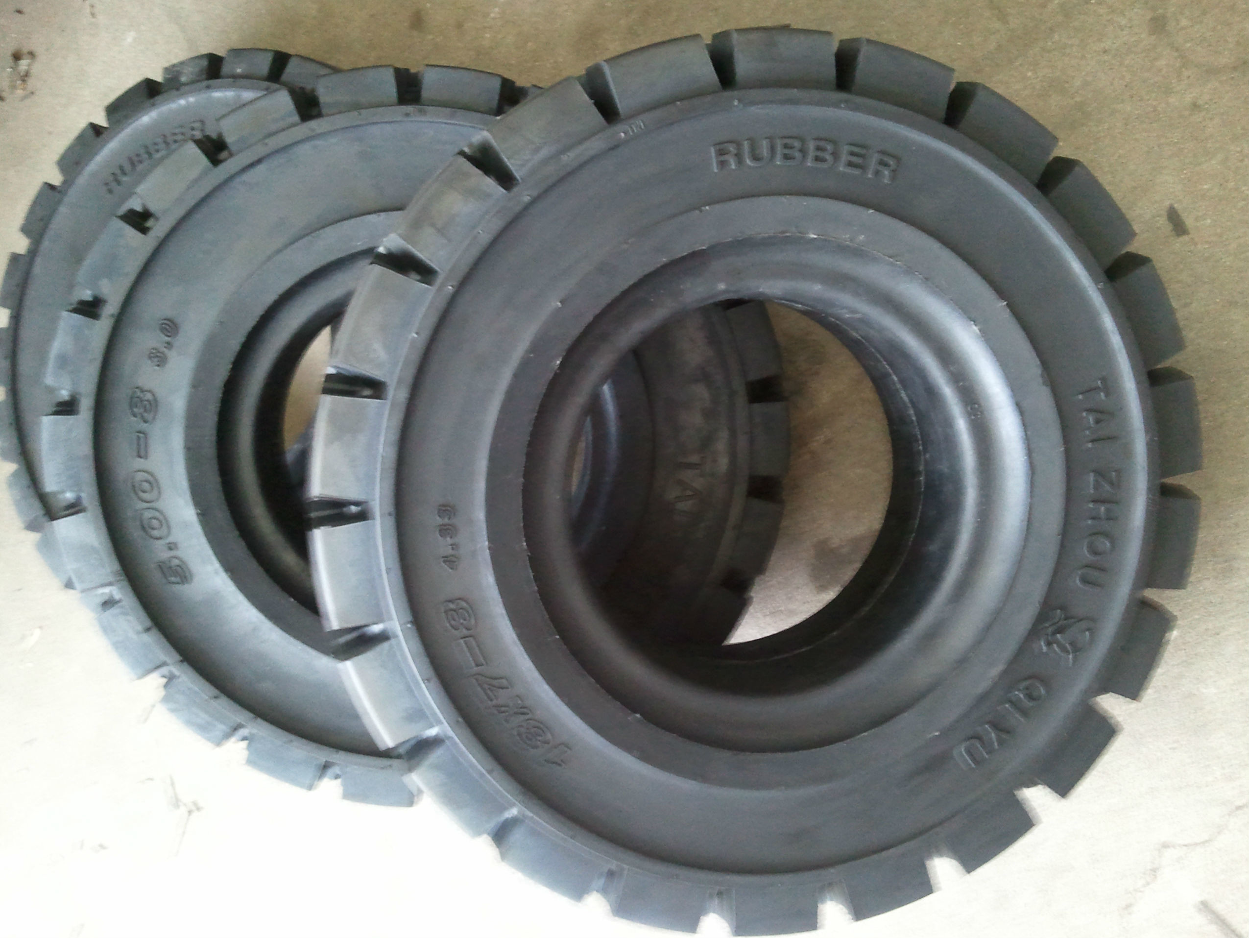 Hyster forklif tire solid tire 5.00-8, pneumatic shaped solid tire 6.00-9tire tread mold center of gravity