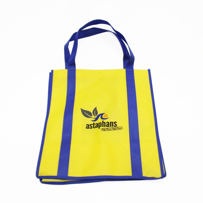 Seaming Customized Non Woven Shopping Bag , Laminated Non Woven Tote Bag Yello
