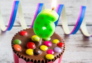 China Hand Painting 0-9 Number Candles For Birthday Cakes With Dots Design wholesale
