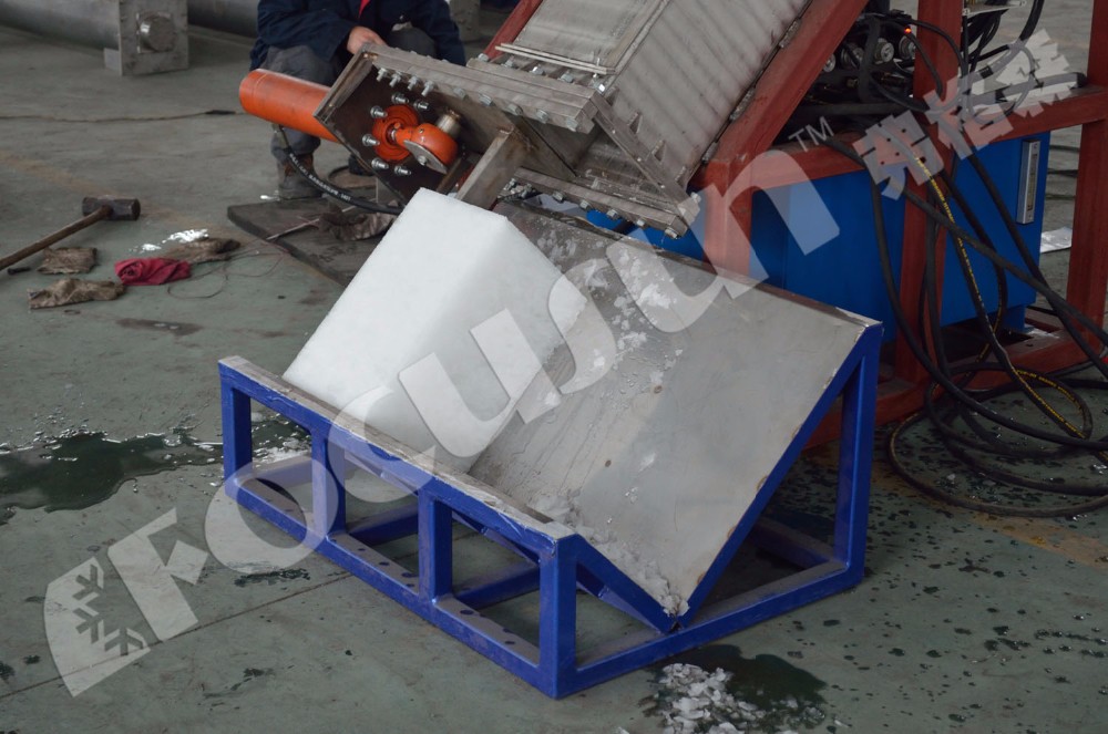 Different Specifications of Block Ice Produced by Stainless Steel 304 Ice Compactor