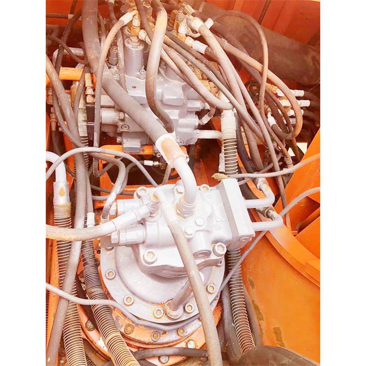 Doosan DH300LC-7 Excavator 30 Ton Good Condition and Versatile for Various Application