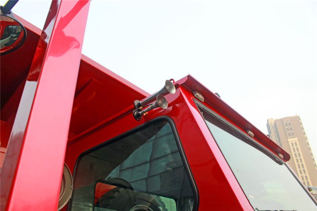 Red Color Sinotruk Howo Dump Truck 6*4 / 30 Tons Tipper Truck mining dumper