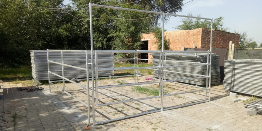 Carbon Steel H1.8m Metal Corral Fence Livestock Fence Panels