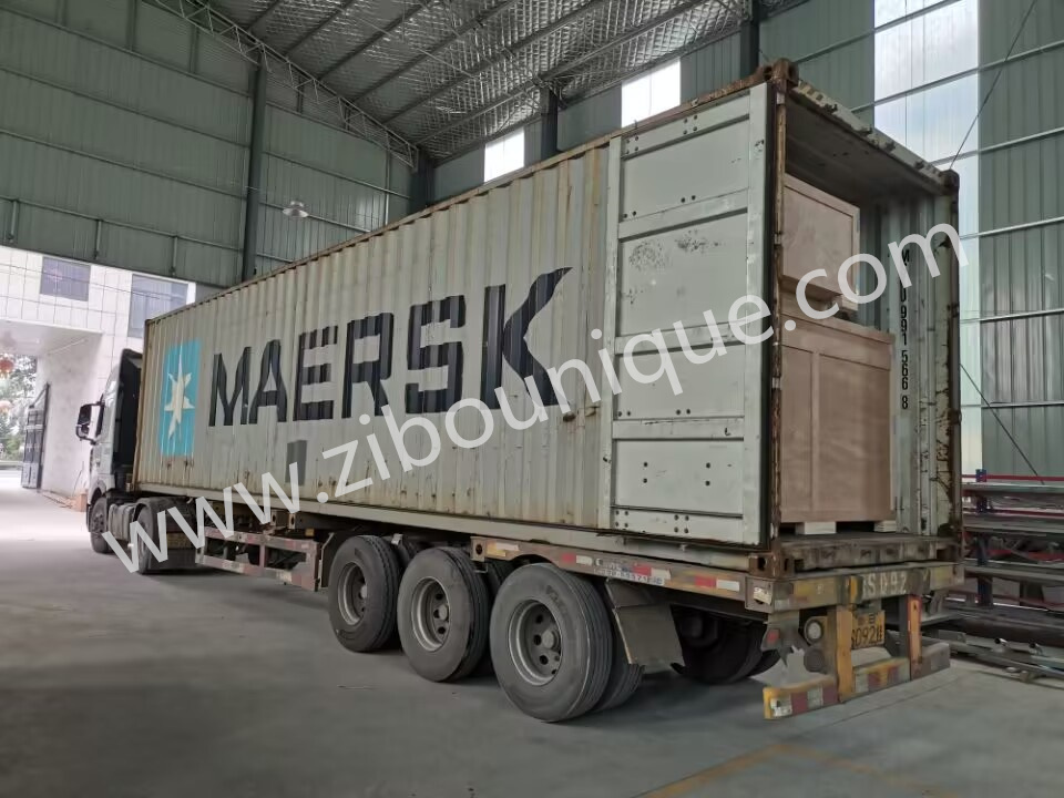 Hydraulic Tipping Machine for Hassle-Free Unloading of Root Vegetables and More
