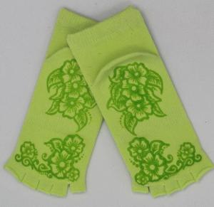 China bamboo yoga socks wholesale