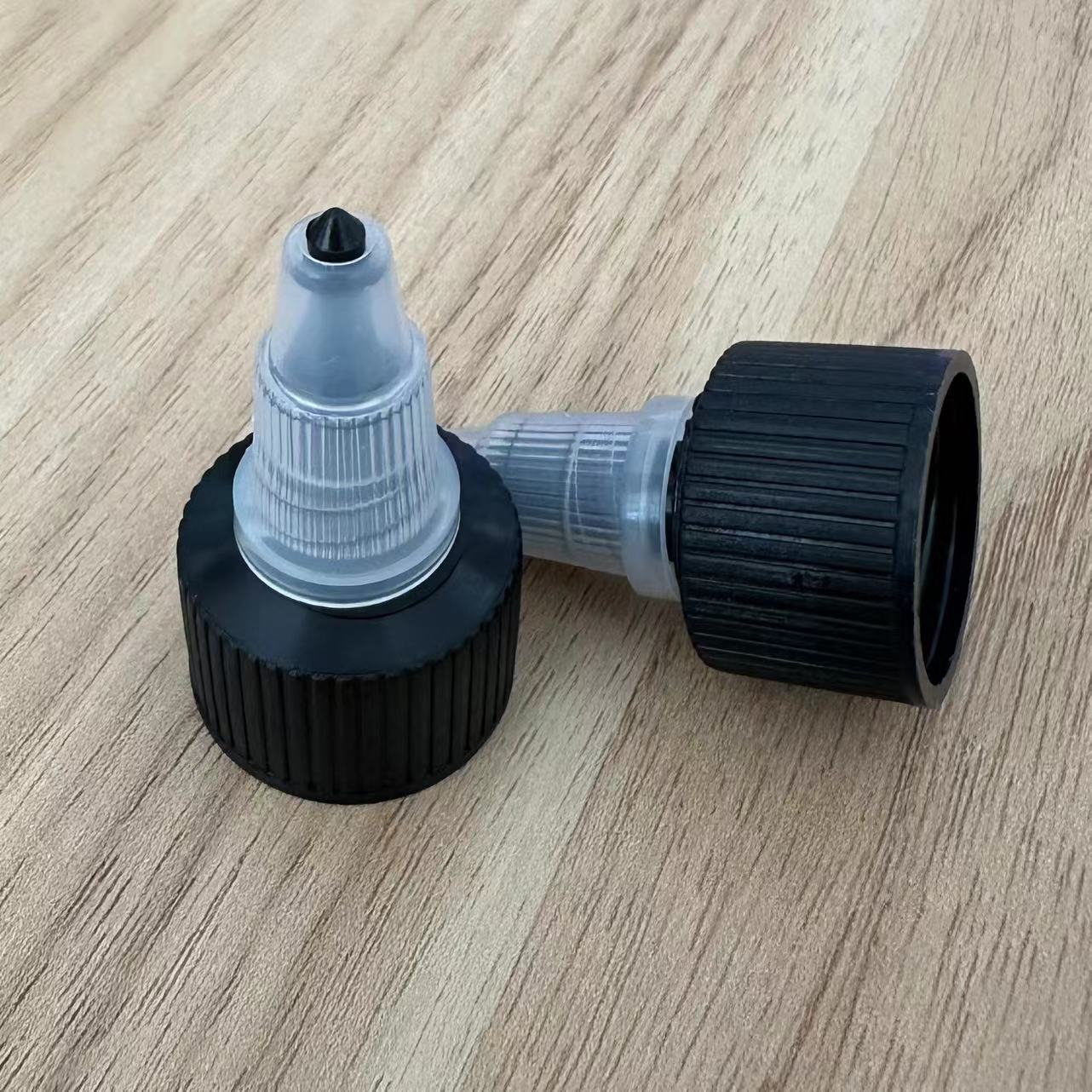 Customized Color Fast Delivery 24/410 Ribbed Screw Tip Cap for Glue Gel Bottle