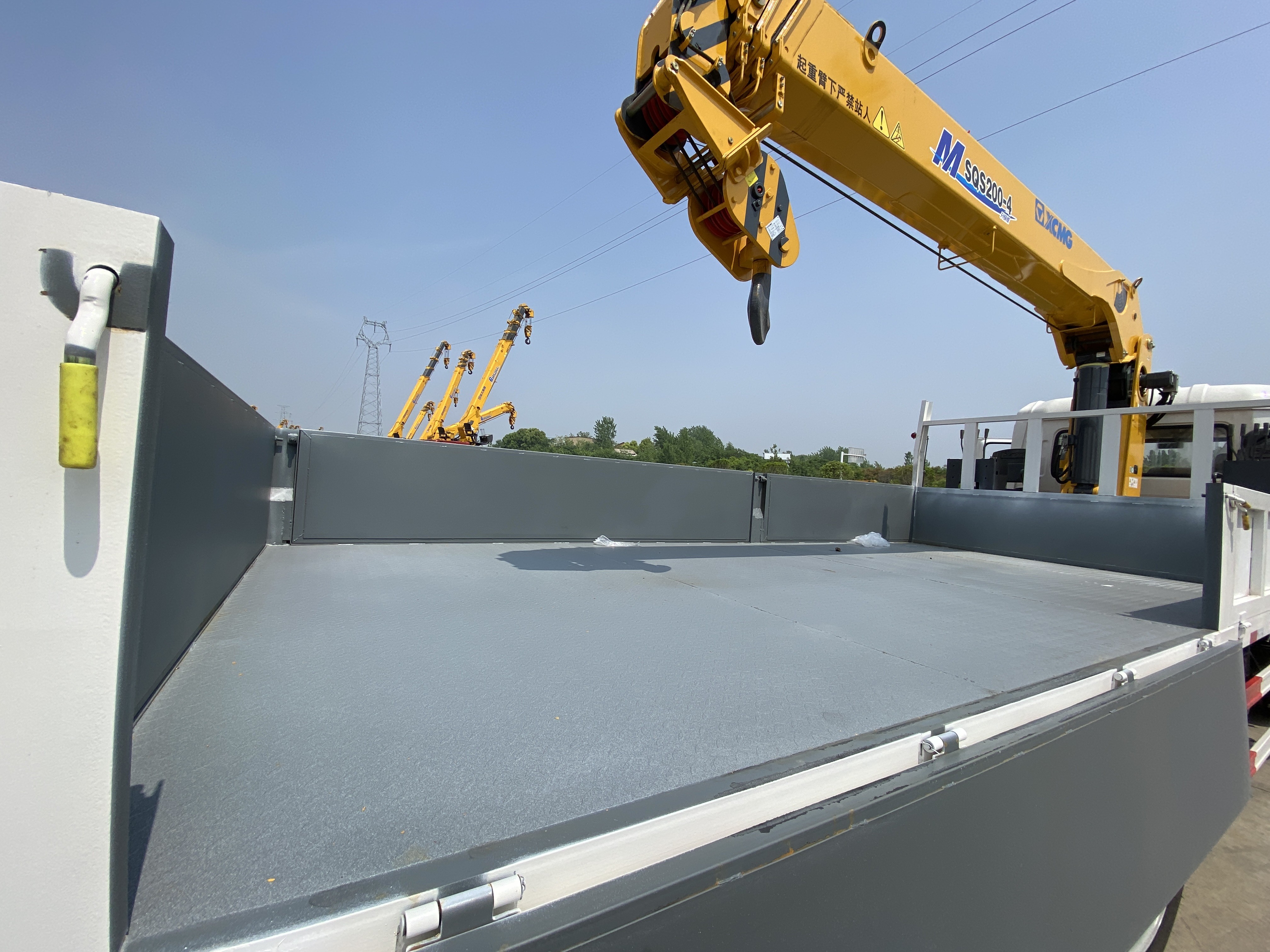 Mobile Cranes 25 Ton Mobile Telescopic Boom Truck Crane In China
