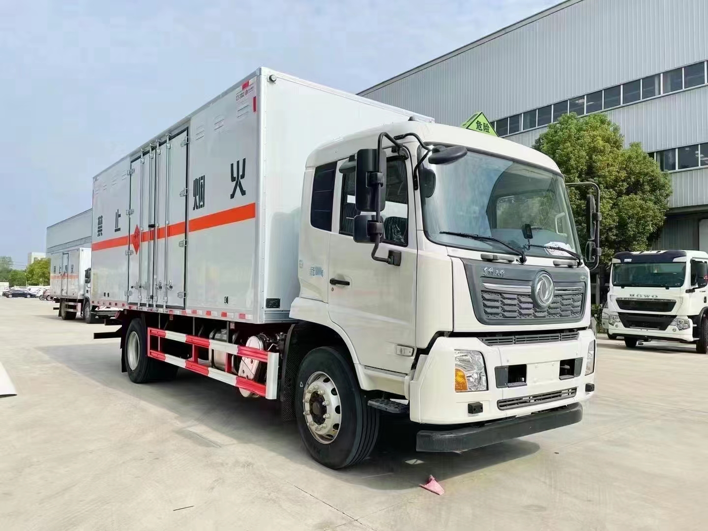 HOWO 4 * 2 Explosive Equipment Transport Vehicle Explosive Transport Vehicle Dangerous Goods Transport Vehicle