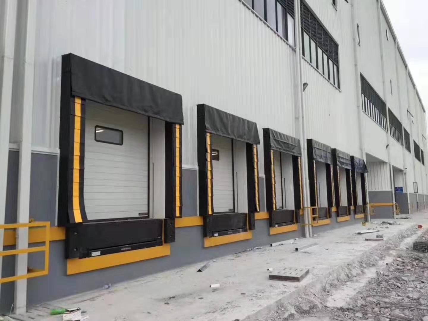Adjustability Loading Dock Seal Pads In Logistic Industry For Thermal Insulation Wide Usely