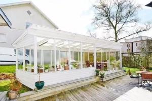China Outdoor OEM ODM 6063 T6 Anti Theft Aluminium Sunroom wholesale